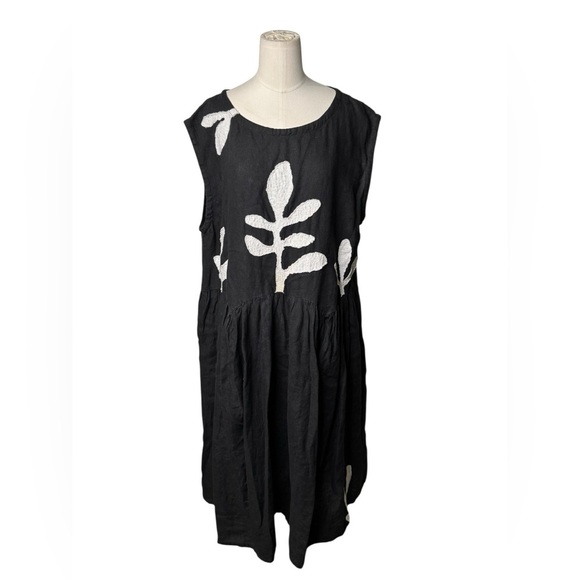 TINA GIVENS | Linen Julia dress with appliqués Size Medium in Black - Picture 3 of 11